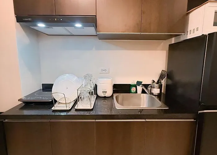 Cozy - Aurora Escalades Cubao